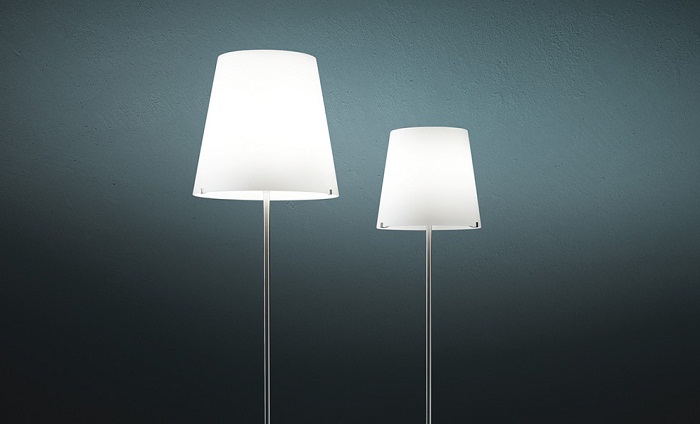 3247 Floor lamp by Fontana Arte Floor Lamps
